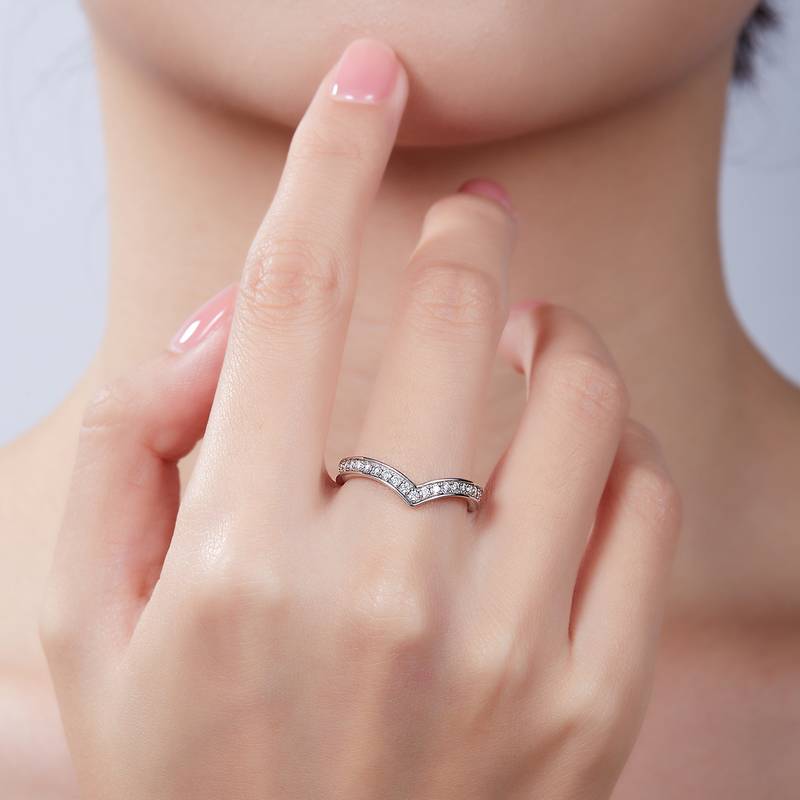 V-Row Ring Full Circle Guard S925 Silver Plated Platinum Moissanite 60 Points D-Grade